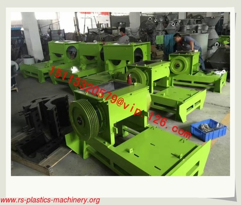 China Blade Cutter Type Strong Plastics Crusher for plastic recycling-White Color