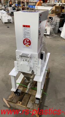 Power 0.75kw Low Speed Crusher/plastic Grinder/ granulator for plastic waste recycle use no dust good  qualityBest price