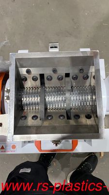 Power 0.75kw Low Speed Crusher/Grinder/ granulator for plastic waste recycle use no dust good  qualityBest price