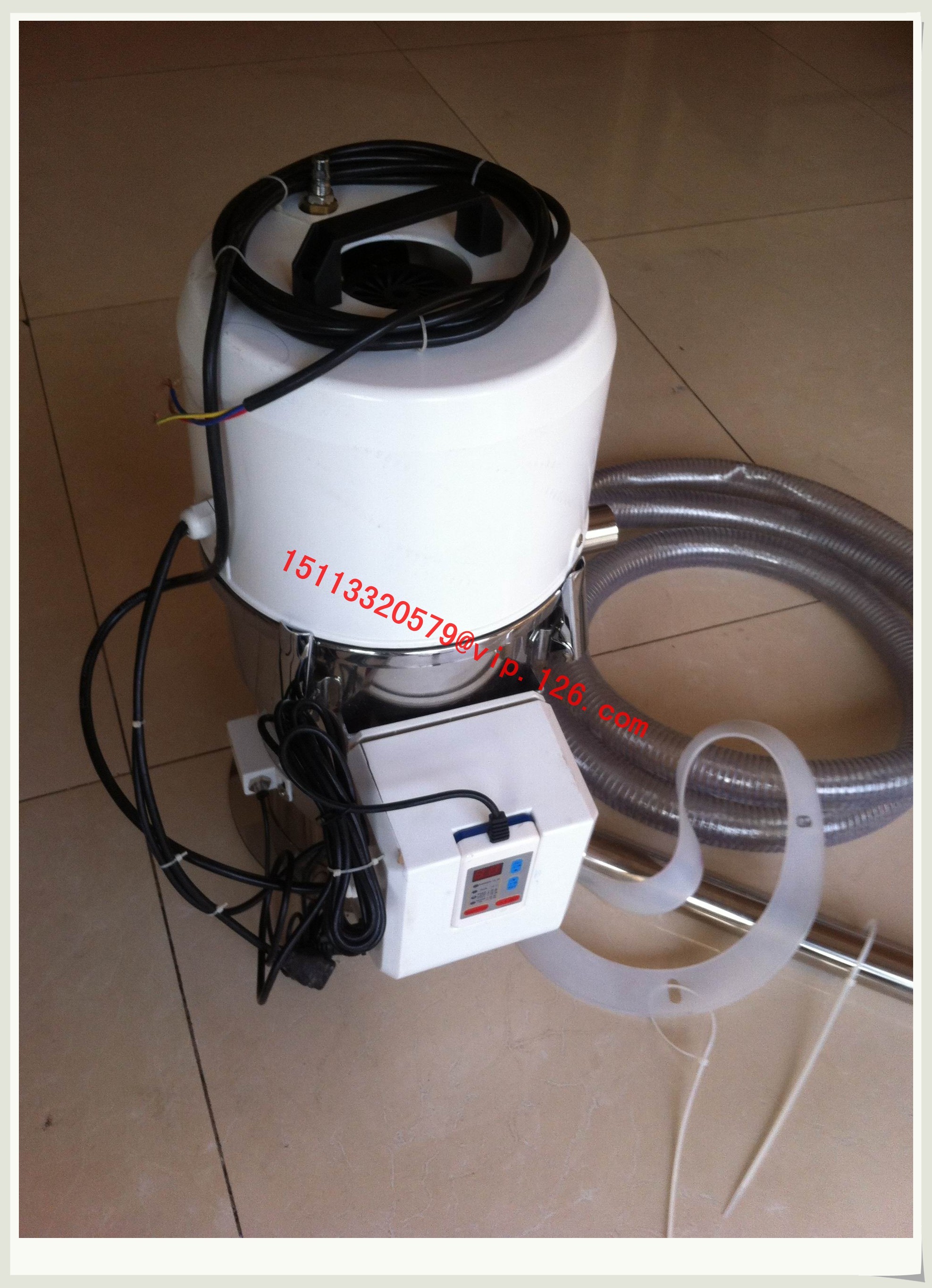 Vacuum hopper loaders for pellets and vaccum hopper loader for plastic