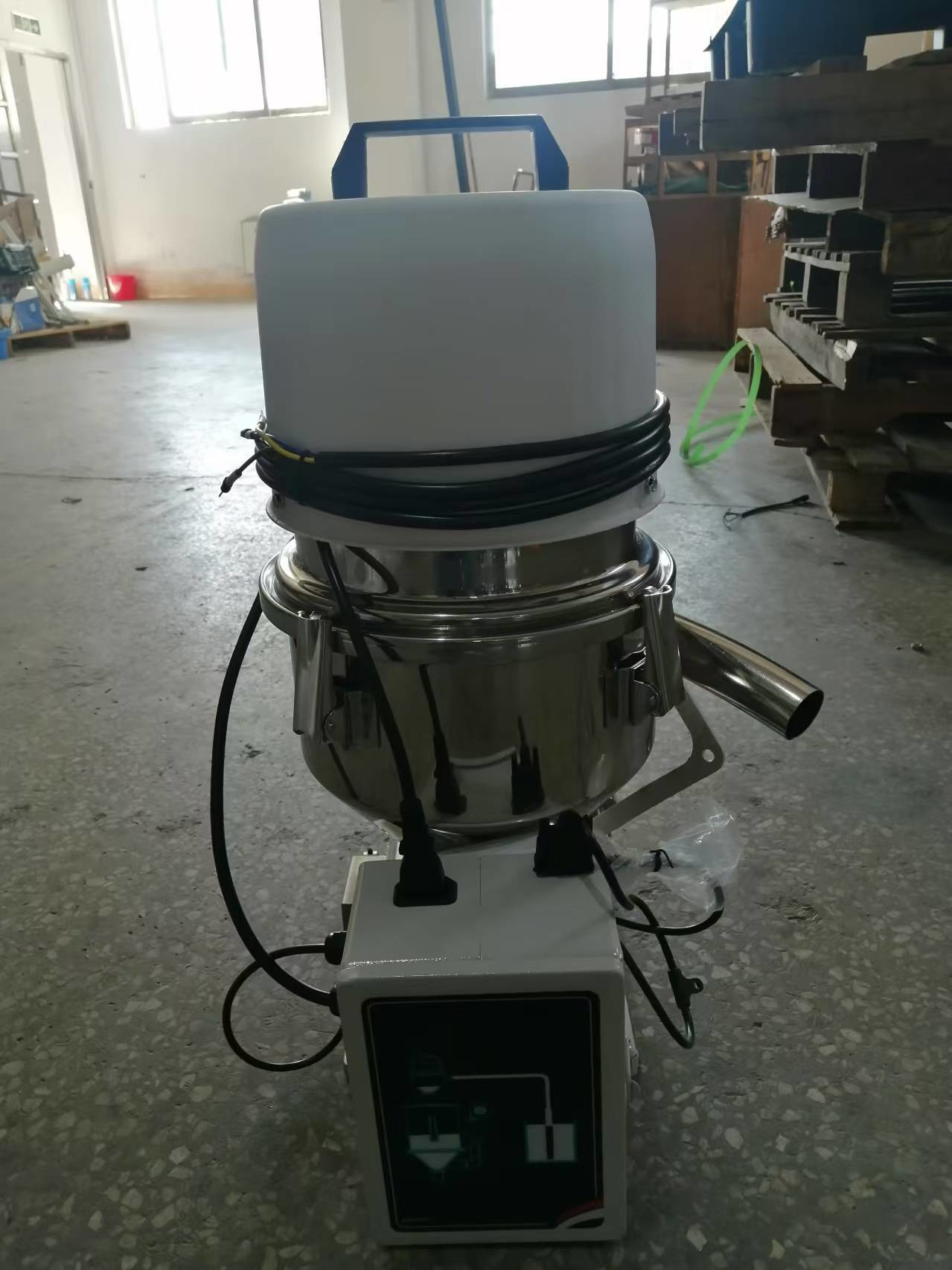China cheap Carbon Brusher motor material  Auto loader stainless steel hopper loader 300G white vacuum loader Supplier loading distance height 4 meters good quality factory price agent wanted
